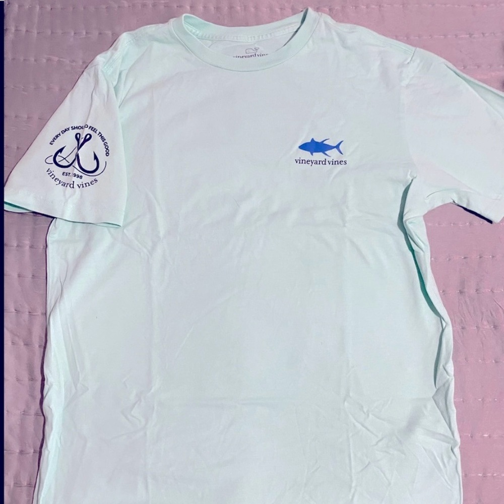 Vineyard Vines Youth Large (16) S/S Shark T-shirt